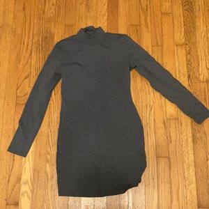 Size medium, gray turtle neck body con SHEIN dress